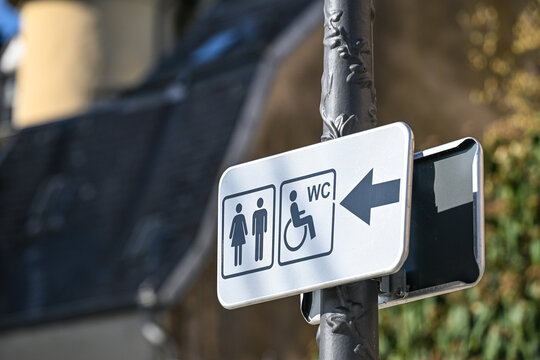 WC toilettes acces flechage