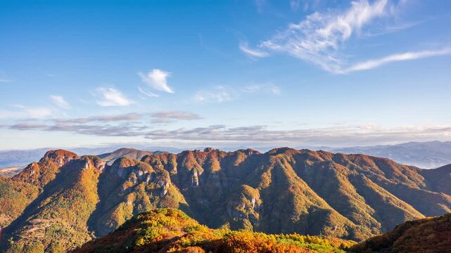 봉화 청량산 축융봉 아침 맑은 하늘과 구름 4K 타임랩스, 대한민국