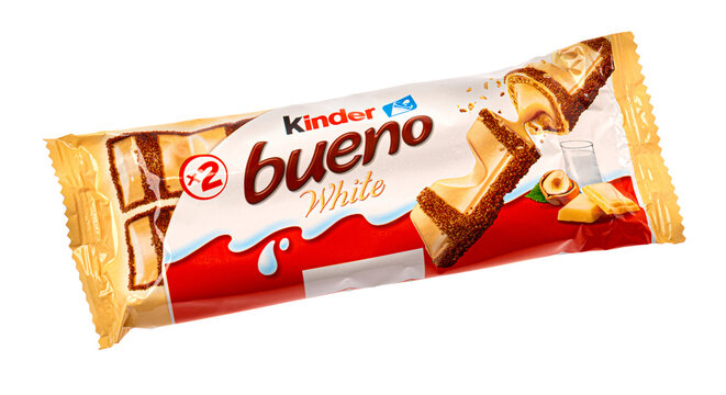 Kinder bueno white chocolate bar packaging on transparent background