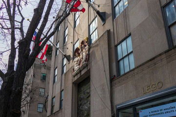 Fototapeta premium Shops, office buildings, skyscrapers and apartments in the skyline in midtown Manhattan New York USA