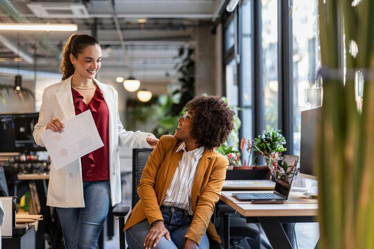 Empowered leadership and teamwork in a modern office environment