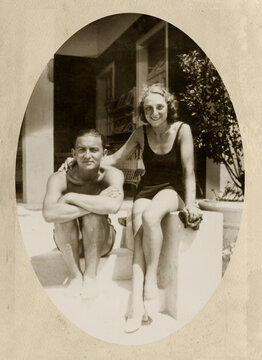 FOTOGRAFIA ANTICA CON GIOVANE COPPIA IN  COSTUME