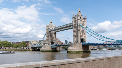 Obraz premium Tower Bridge over the River Thames represents a popular travel destination and sightseeing location in London.