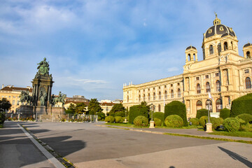Obraz premium Austria. Vienna. Maria Theresa Square. Maria Theresa Monument and the Natural History Museum