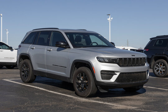 Used Jeep Grand Cherokee display. With pricing concerns, Jeep is buying and selling preowned vehicles to meet demand. MY:2024