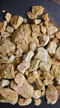Side View of Multani Mitti (Fuller&rsquo;s Earth) Rotating on Black Background &ndash; Beauty And Skincare Rotating Footage