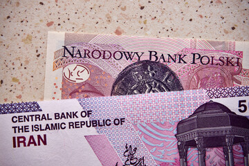 polski złoty i rial irański, banknoty © Marcin Łazarczyk