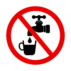 znak zakazujący picia wody z kranu © robert6666