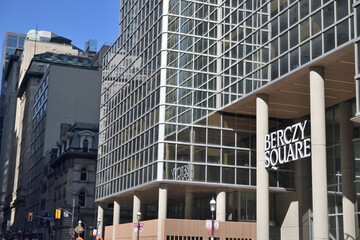 Obraz premium facade of 33 Yonge Street (Berczy Square), a business center, just north of Front St, Toronto