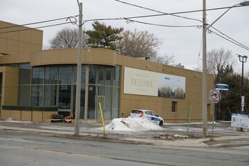 Obraz premium old The Leaside Condos Midtown presentation office at 134 Laird Dr, East York Toronto