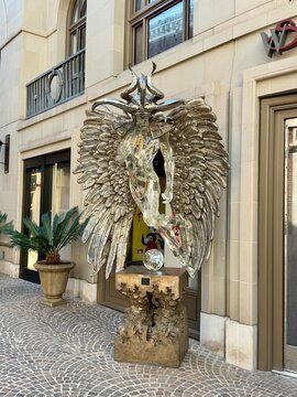Winn Slavin Fine Art Gallery on Rodeo Drive in Beverly Hills, California