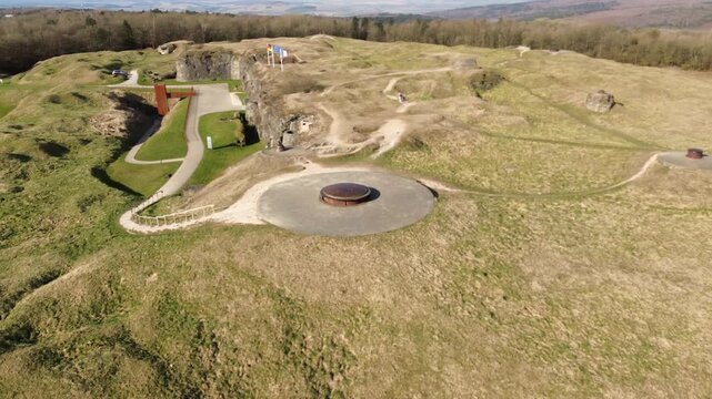 Vue a&eacute;rienne du Fort de Douaumont, champ de bataille de Verdun, France