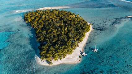 remote atoll in French Polynesia © Natasha