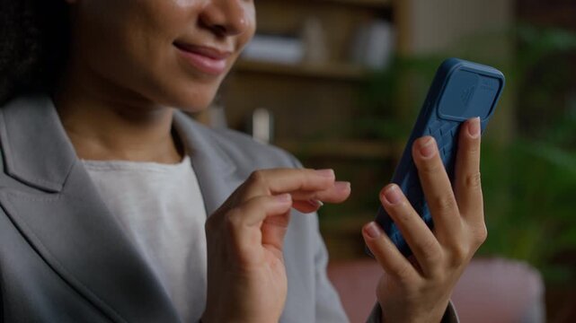 Single click and scrolling on smartphone screen