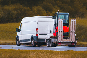 Engineering equipment transport on highway