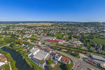 Obraz premium Ausblick auf das obere Donautal bei Munderkingen in Baden-Württemberg im Sommer