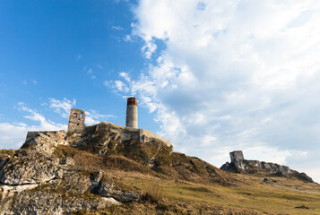 Ruiny zamku w Olsztynie koło Częstochowy  Jura Krakowsko Częstochowska Polska