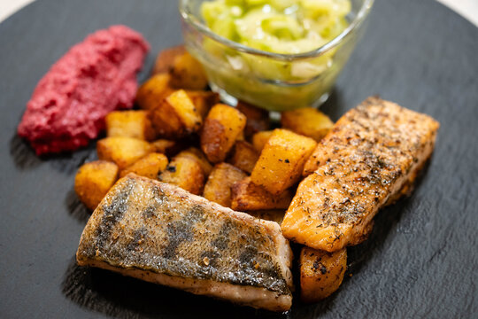 Hamburger Pannfisch mit Bratkartoffeln