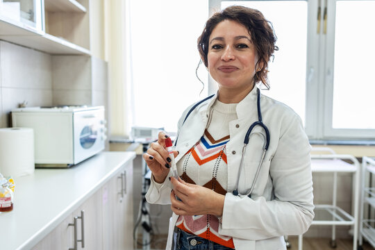 The doctor listens to the child&rsquo;s lungs with a stethoscope, then gently prepares them for a vaccine. The scene feels calm and caring, focused on the child&rsquo;s comfort and health.	
