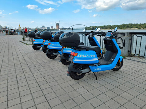 Rental electric scooters Zelectra. Scooter sharing system or kicksharing