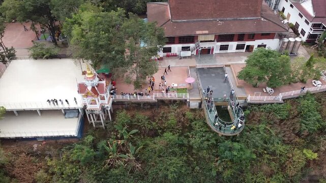 タイ・ノーンカーイ県のワットパータークスアから眺めるメコン川とラオスの空撮　Drone Shooting at Mekong River in Thailand & Lao　วัดผาตากเสื้อ
