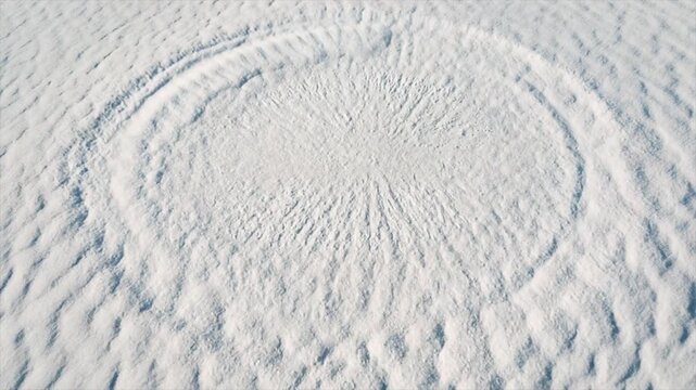 砂紋が一時的に「円」などの図形を形成しては消える動画