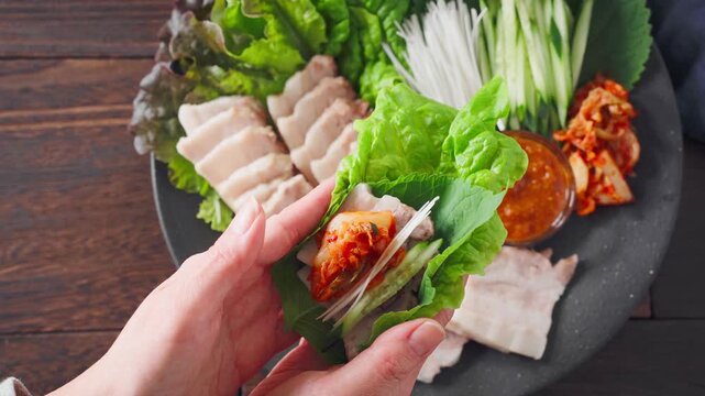 ポッサム 茹で豚と野菜の包み料理