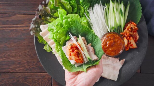 ポッサム 茹で豚と野菜の包み料理