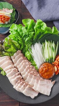 ポッサム 茹で豚と野菜の包み料理