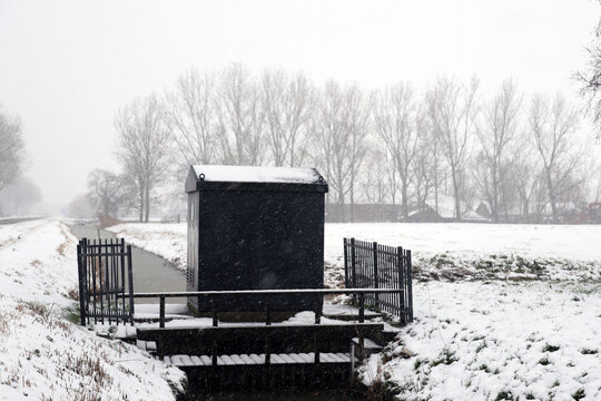 Snow on the meadows of Cortelande in the winter in the Netherlands