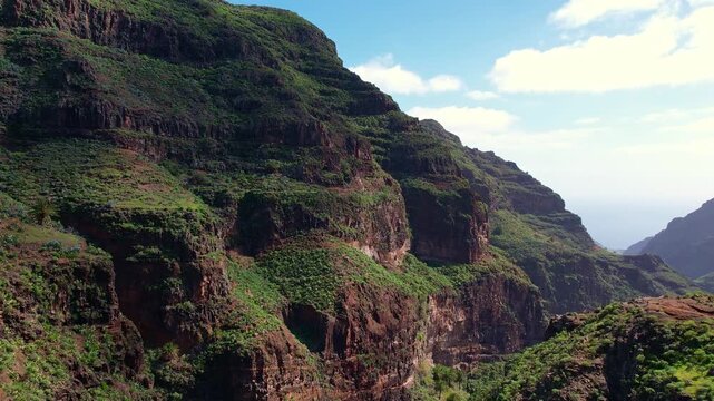 Flug durch den traumhaft sch&ouml;nen Barranco de Guarimiar auf La Gomera