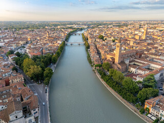 Obraz premium Aerial View Verona Italy and the Adige River at Sunrise with Historic Buildings