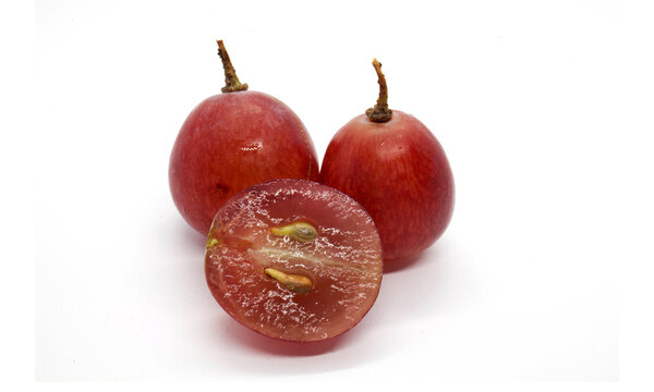  Fresh red grape whithe slised grape in white