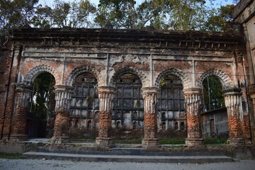 Fototapeta premium Kirtipasha Zamindar Bari – Historic Zamindar Palace of Jhalokati, Bangladesh. Kirtipasha Zamindar Bari is a historic mansion located in Kirtipasha village of Jhalokati district in southern Bangladesh.