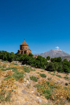 Turkey: view of the Cathedral of the Holy Cross (Akdamar Adası Kilisesi) on Akdamar Island in Lake Van, a medieval Armenian Apostolic cathedral built as a palatine church for the kings of Vaspurakan
