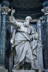 Obraz premium Black and white statue of Saint Thomas in San Giovanni in Laterano