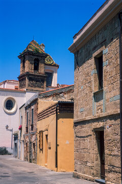 Oristano, centro storico. Cupola del chiostro del Carmine. Oristano Church and Cloister of Carmine. Sardinia, Italy
