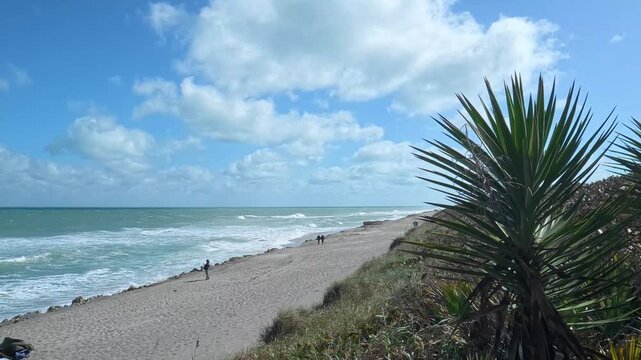 Cinematic 4K Ocean Waves: Powerful Atlantic Surf Breaking on Hobe Sound Beach, Florida