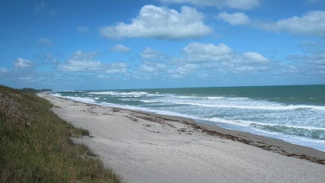 Cinematic 4K Ocean Waves: Powerful Atlantic Surf Breaking on Hobe Sound Beach, Florida