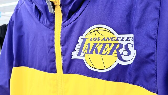 Los Angeles Lakers Jacket Shows Team Spirit