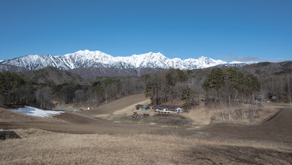 中山高原から見る冬の北アルプス　長野県