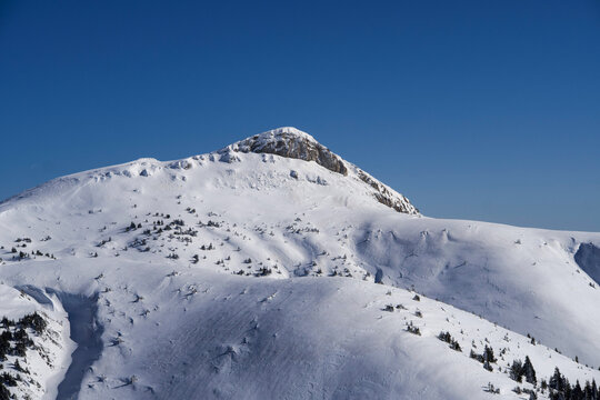 snow covered mountains, Tataru Peak, Bucegi Mountains, Romania 