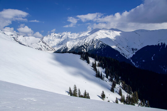 snow covered mountains, Lespezi Ridge, Fagaras Mountains, Romania 