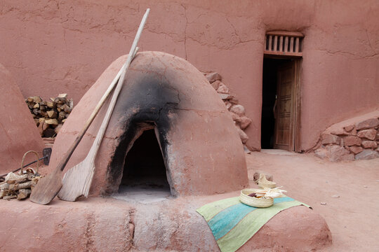 Santa Fe, New Mexico, USA Traditional adobe horno oven at Southwestern Native American dwelling