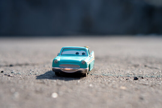 Disney Cars Final Lap Collection Derek Decals Dobbs. This character is a light blue diecast metal vehicle.