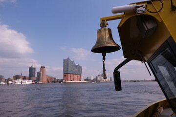 Fototapeta premium Hamburg, Germany : Modern buildings in the harbor in May