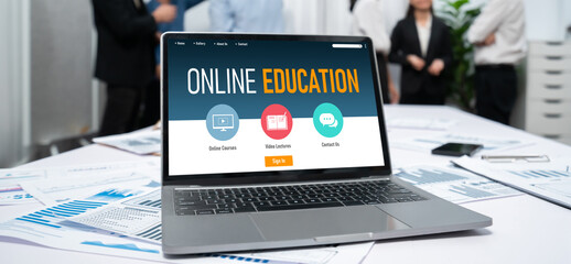 E-learning website with brisk sofware for student to study online on the internet network
