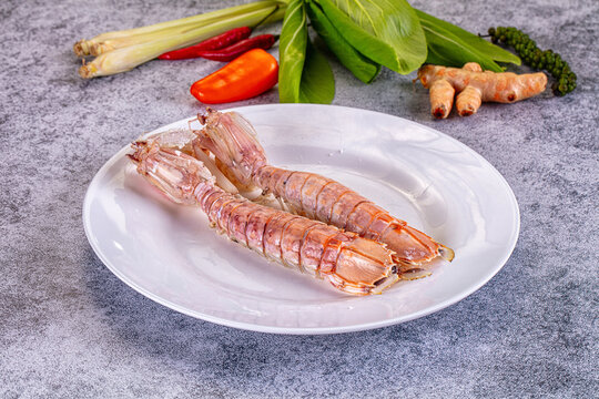 Gourmet boiled big Mantis shrimp