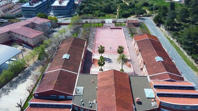 Vista a&eacute;rea del instituto de Calafell, Catalu&ntilde;a, Espa&ntilde;a