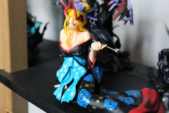 figurine from one piece, manga